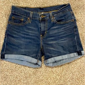 Levi Denim Shorts size 6/28